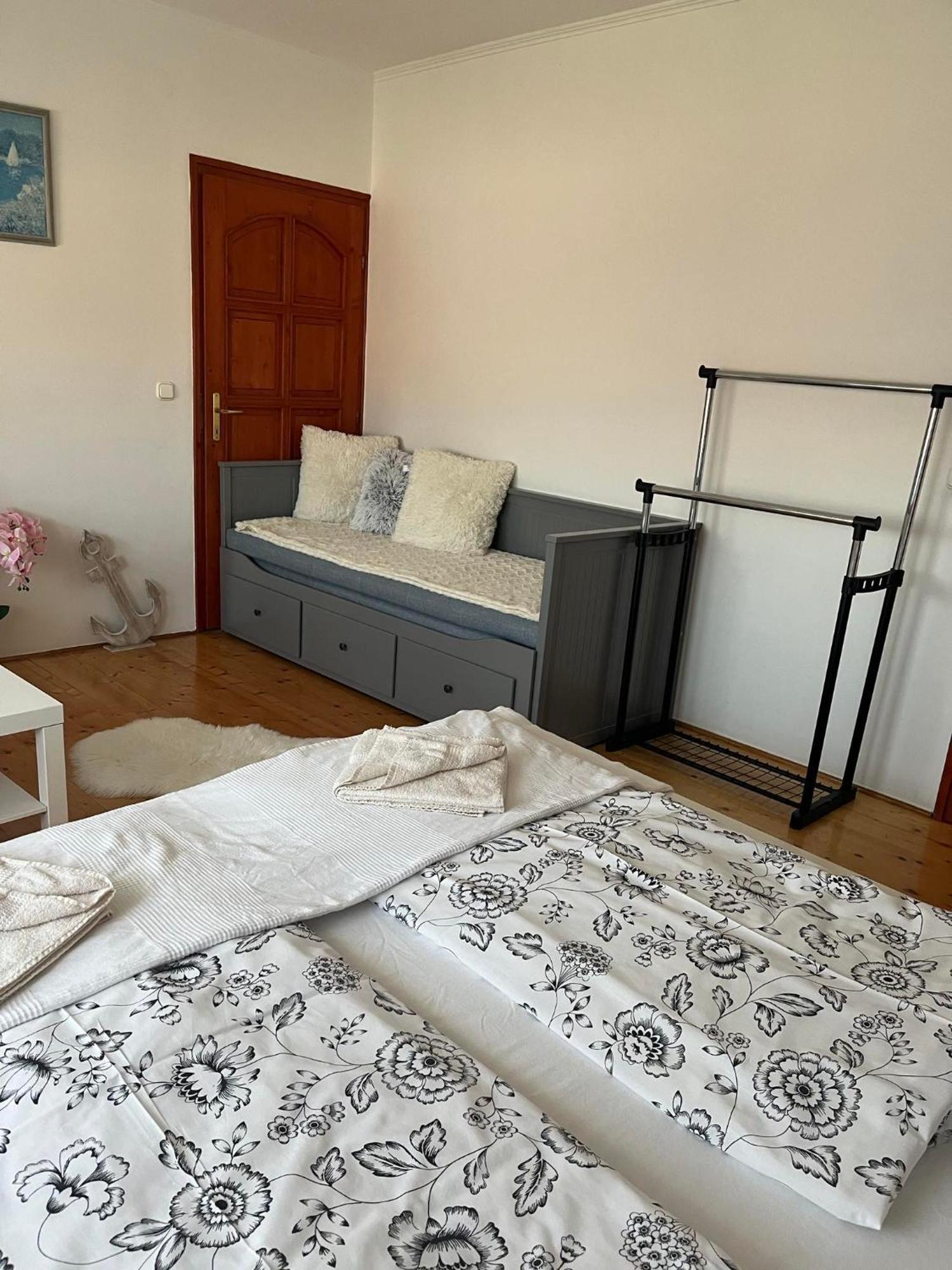 Rege apartman 2 Alsoors Bagian luar foto